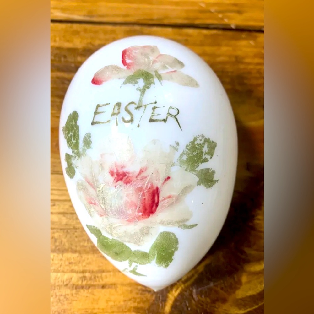 Venetian Victorian Antique Opal Large Easter Egg hand painted blown Mid-1800s